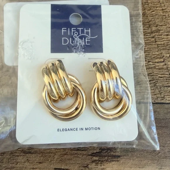 Gold-Tone Interlocking Hoop Drop Earrings NWT elegant and trendy - Picture 2 of 2